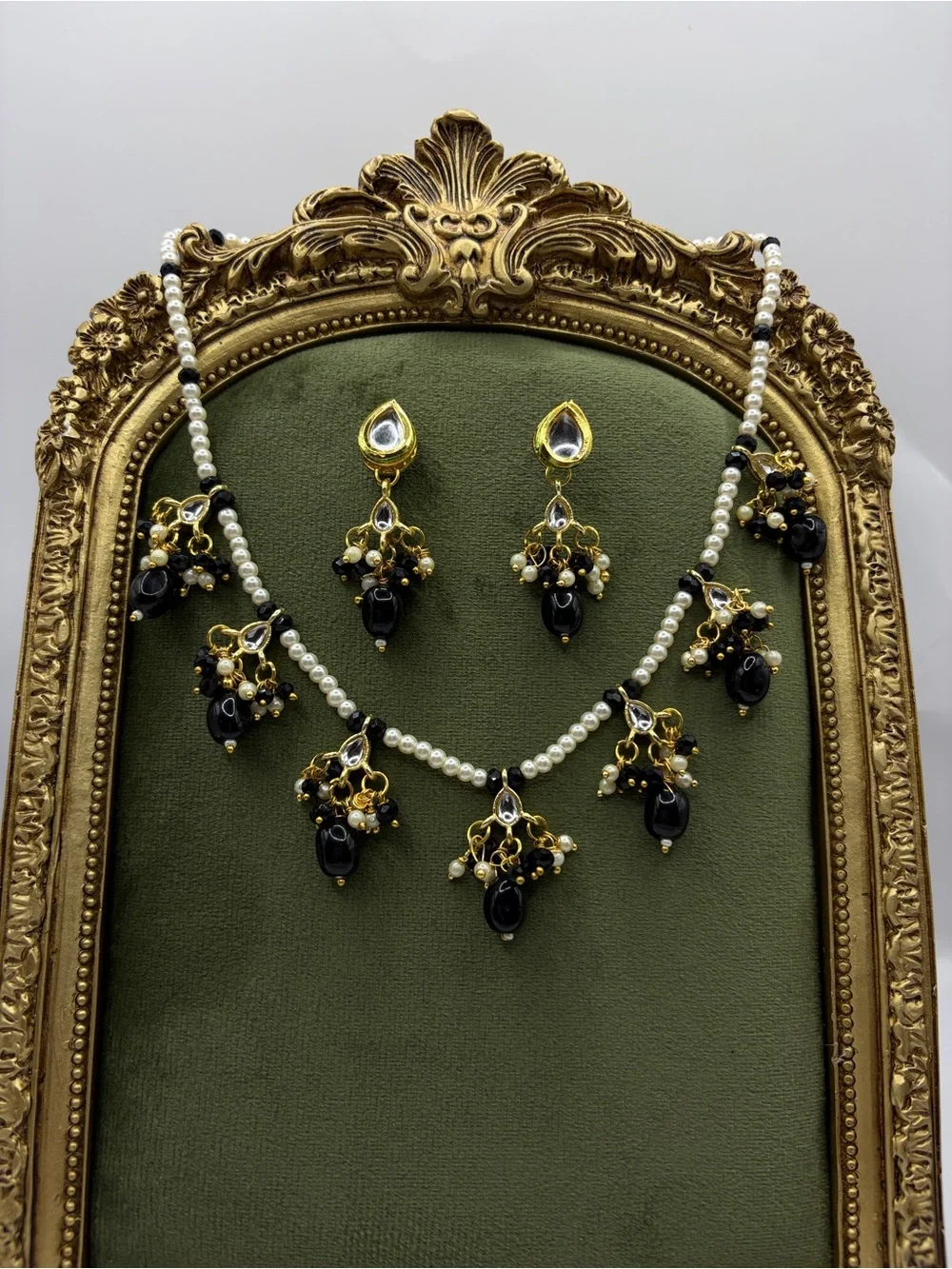 Elegant Black Pearl and Gold Kundan Floral Necklace Set